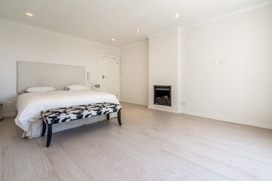 To Let 1 Bedroom Property for Rent in Green Point Western Cape